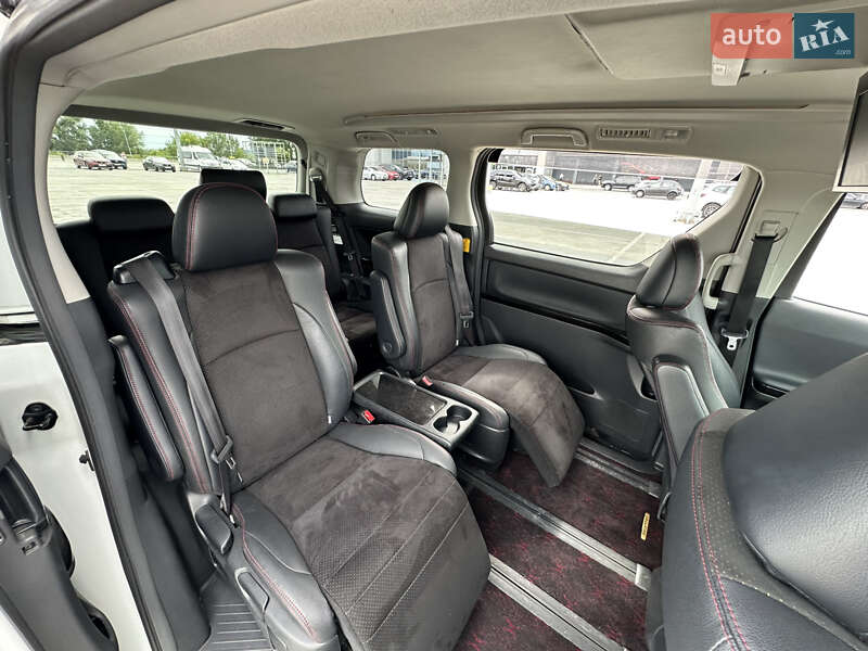 Минивэн Toyota Vellfire 2014 в Киеве