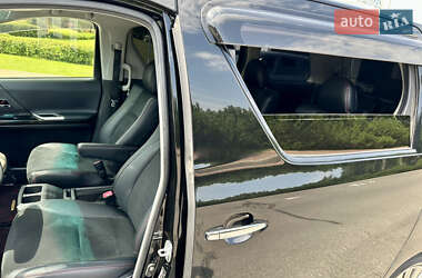 Минивэн Toyota Vellfire 2014 в 