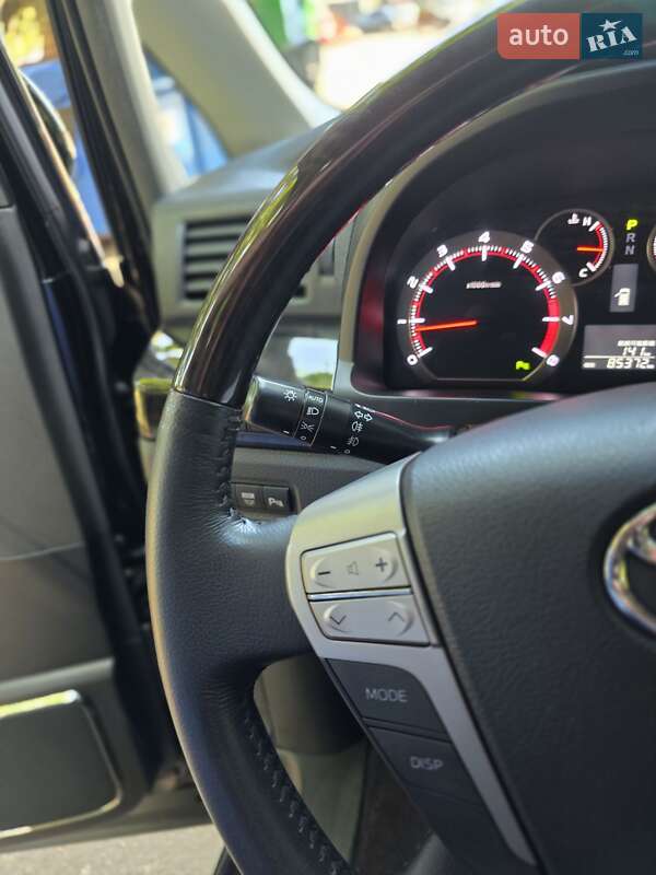 Минивэн Toyota Vellfire 2014 в Одессе