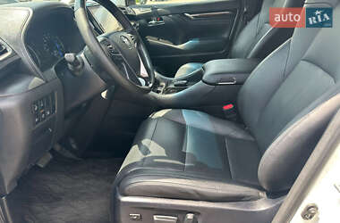 Минивэн Toyota Vellfire 2015 в 