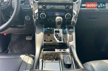 Минивэн Toyota Vellfire 2015 в 