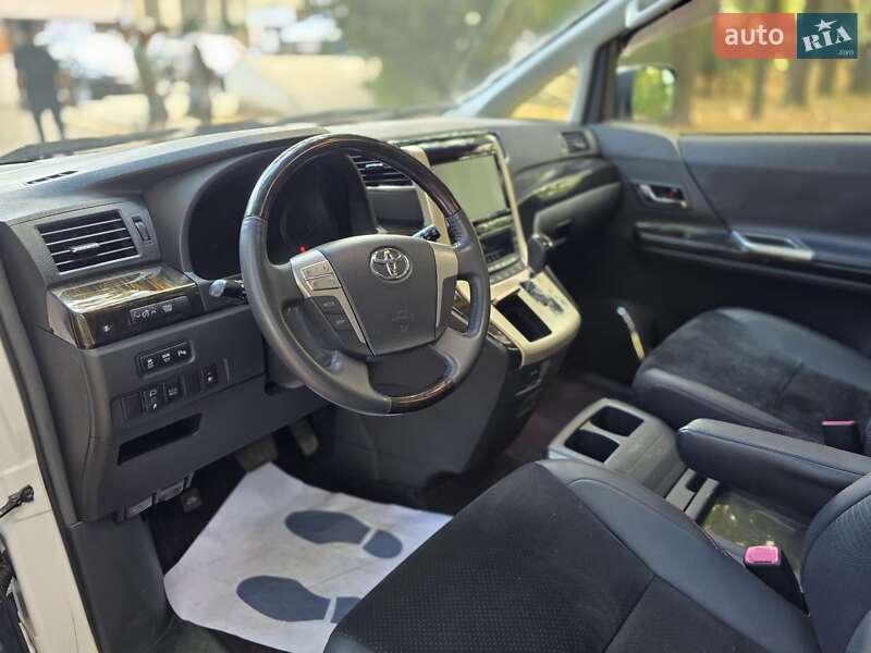 Мінівен Toyota Vellfire 2013 в Одесі фото 24 Мінівен Toyota Vellfire 2013 в Одесі