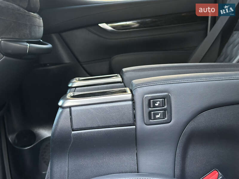 Мінівен Toyota Vellfire 2015 в Одесі