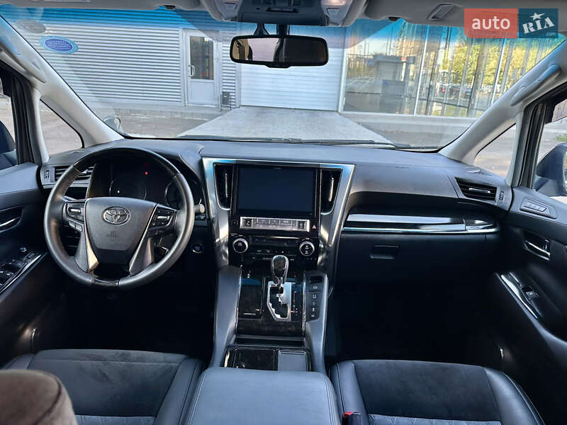 Мінівен Toyota Vellfire 2015 в Одесі