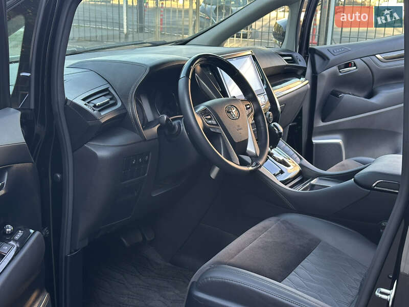 Мінівен Toyota Vellfire 2015 в Одесі