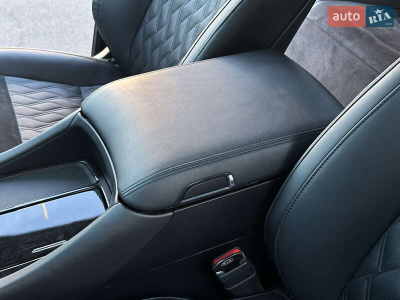 Мінівен Toyota Vellfire 2015 в Одесі