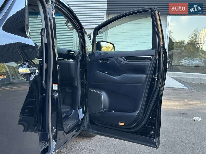 Мінівен Toyota Vellfire 2015 в Одесі