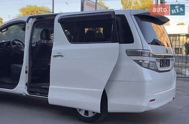 Минивэн Toyota Vellfire 2013 в 