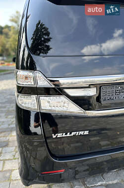 Минивэн Toyota Vellfire 2014 в 