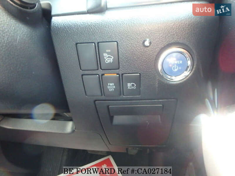 Минивэн Toyota Vellfire 2019 в Киеве