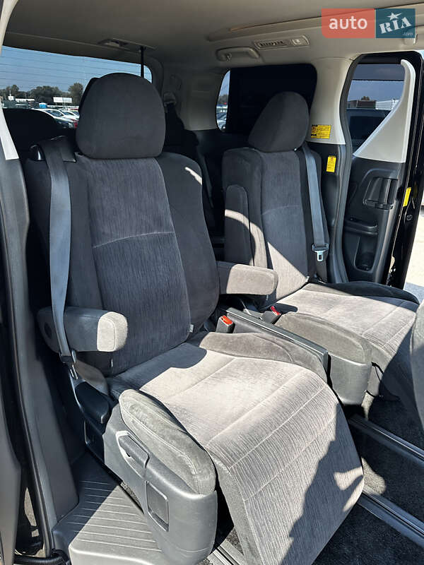 Мінівен Toyota Vellfire 2014 в Києві