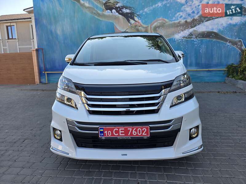 Toyota Vellfire 2013