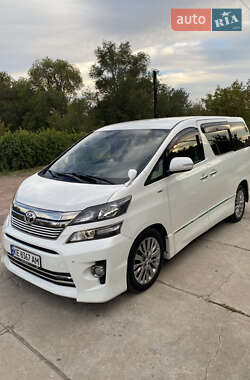 Минивэн Toyota Vellfire 2013 в 
