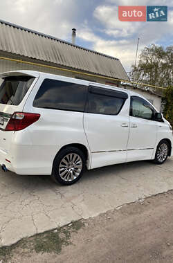 Минивэн Toyota Vellfire 2013 в 