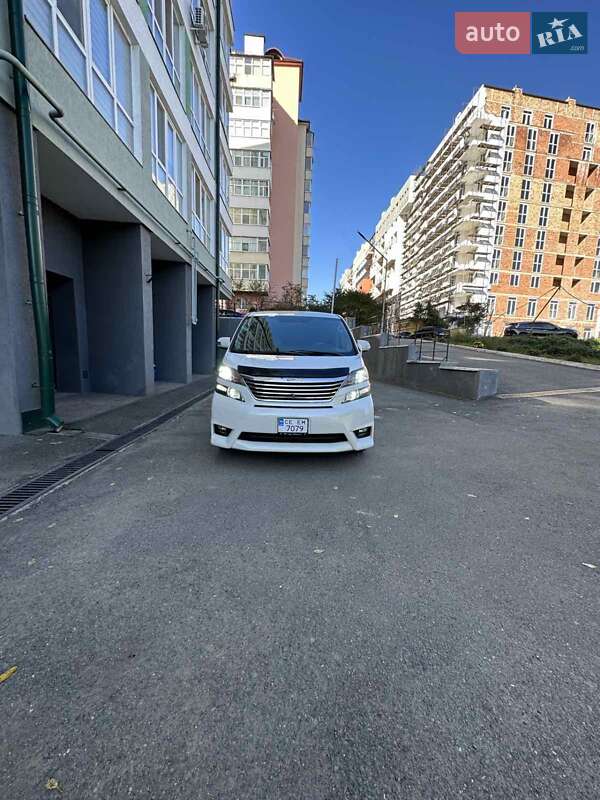 Минивэн Toyota Vellfire 2009 в Черновцах