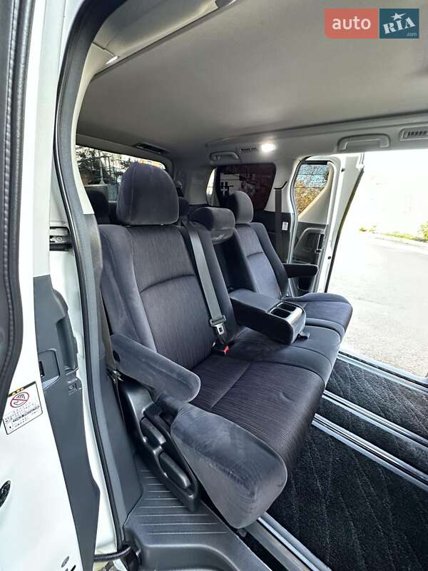 Минивэн Toyota Vellfire 2009 в Черновцах