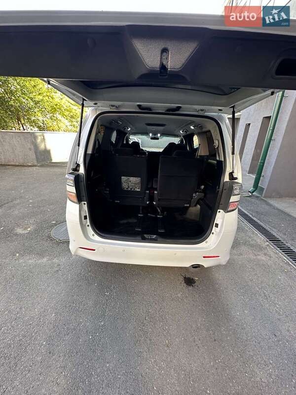 Минивэн Toyota Vellfire 2009 в Черновцах