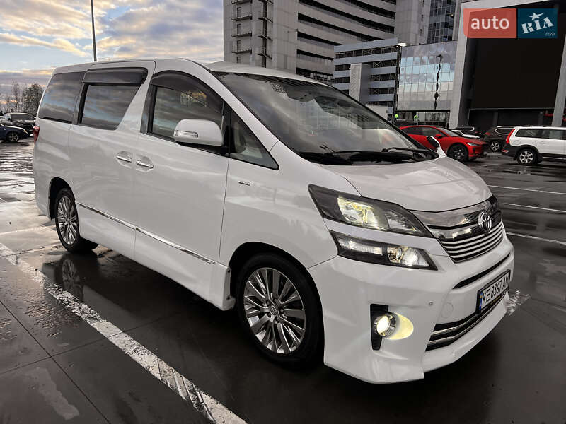 Минивэн Toyota Vellfire 2013 в Киеве