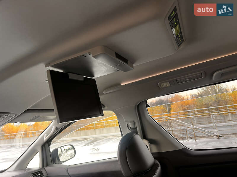 Минивэн Toyota Vellfire 2013 в Киеве