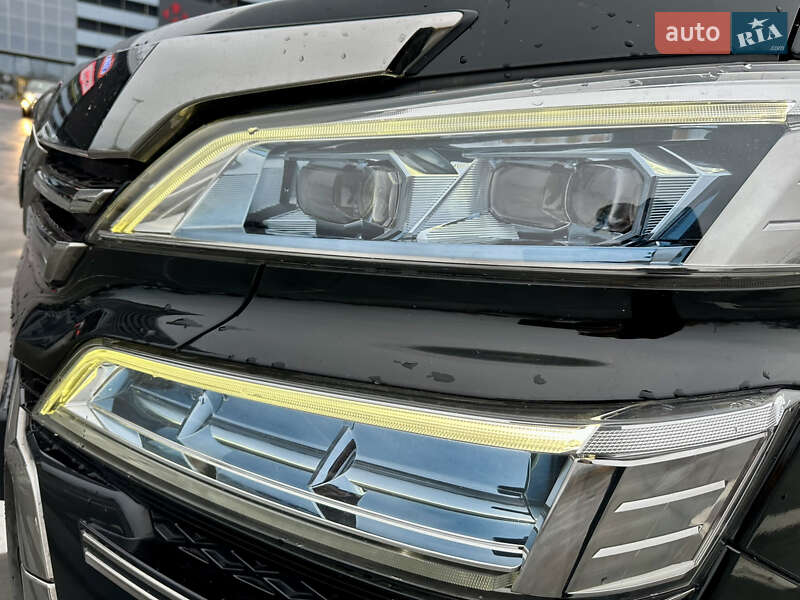 Мінівен Toyota Vellfire 2018 в Києві