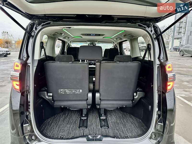 Мінівен Toyota Vellfire 2018 в Києві