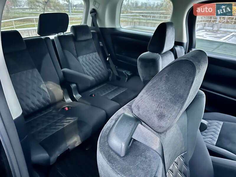 Мінівен Toyota Vellfire 2018 в Києві