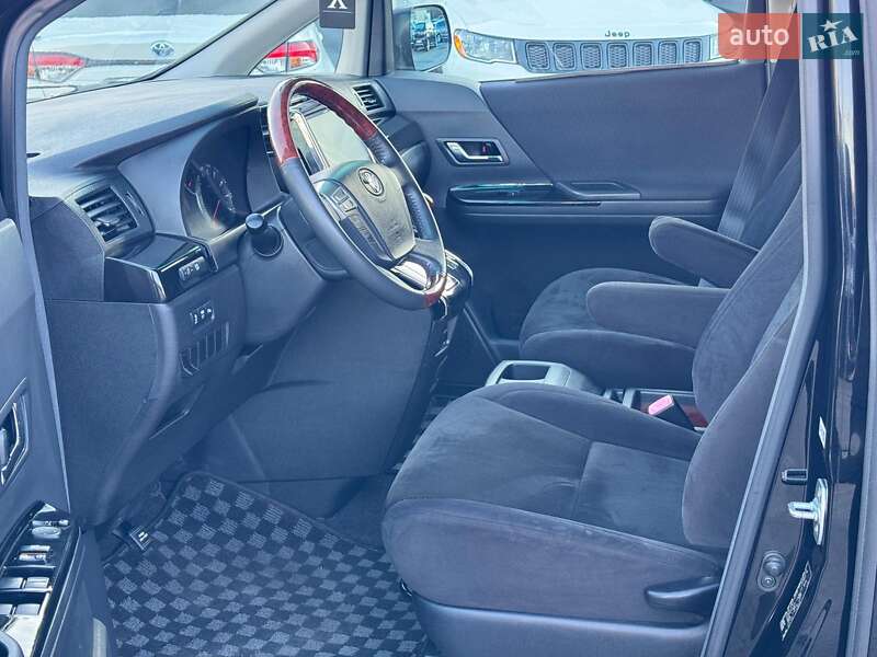 Минивэн Toyota Vellfire 2010 в Виннице