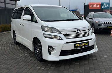 Минивэн Toyota Vellfire 2013 в Мукачево