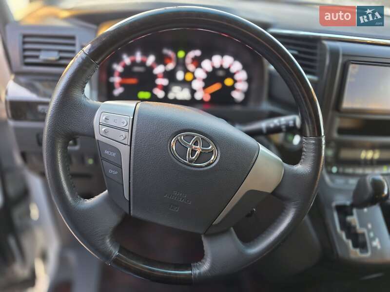 Минивэн Toyota Vellfire 2013 в Одессе