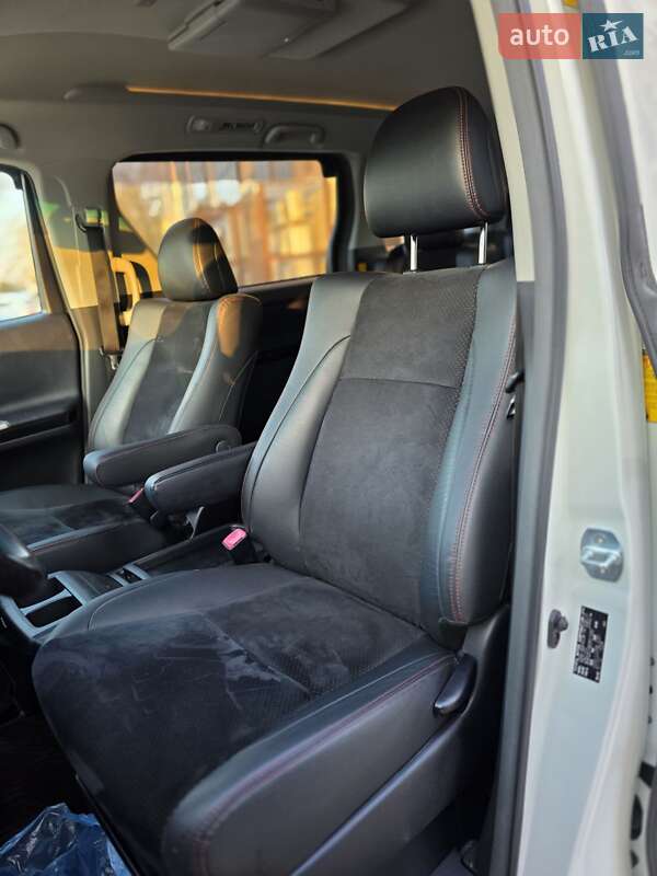 Минивэн Toyota Vellfire 2013 в Одессе