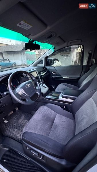 Минивэн Toyota Vellfire 2012 в Белгороде-Днестровском