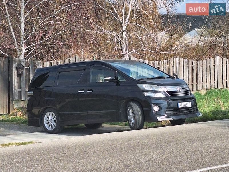 Toyota Vellfire 2012