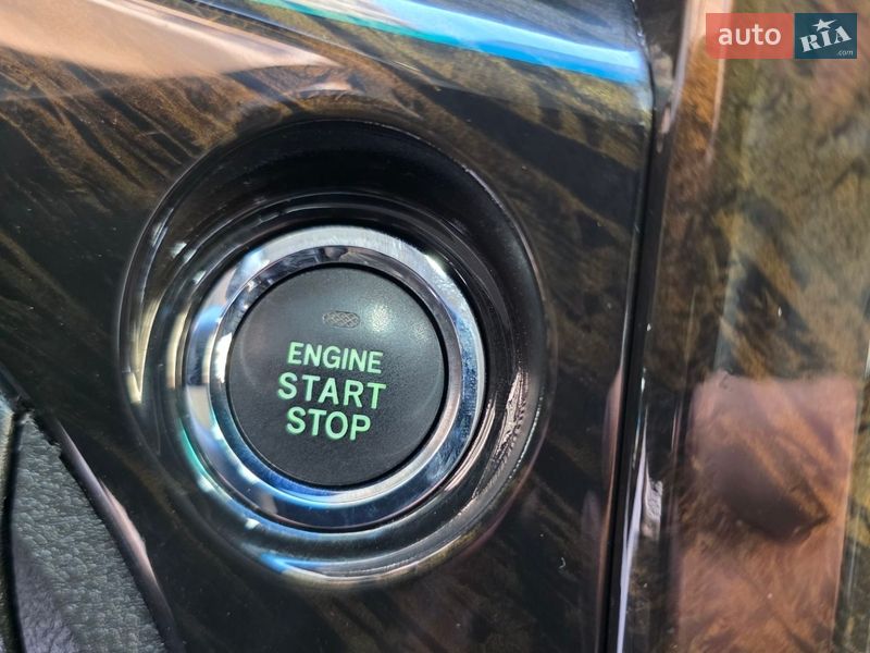 Мінівен Toyota Vellfire 2013 в Одесі