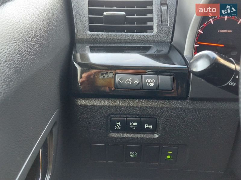 Минивэн Toyota Vellfire 2012 в Киеве фото 39 Минивэн Toyota Vellfire 2012 в Киеве