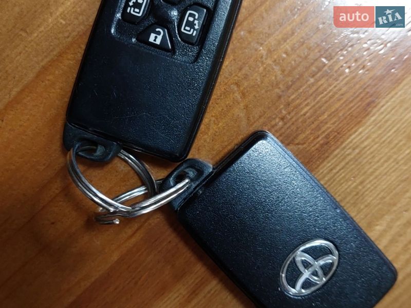 Минивэн Toyota Vellfire 2012 в Киеве фото 41 Минивэн Toyota Vellfire 2012 в Киеве