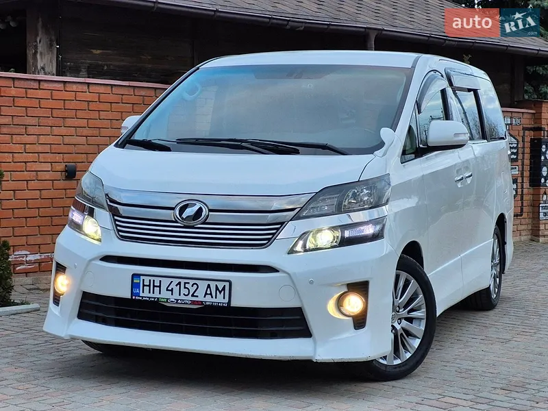 Toyota Vellfire 2014