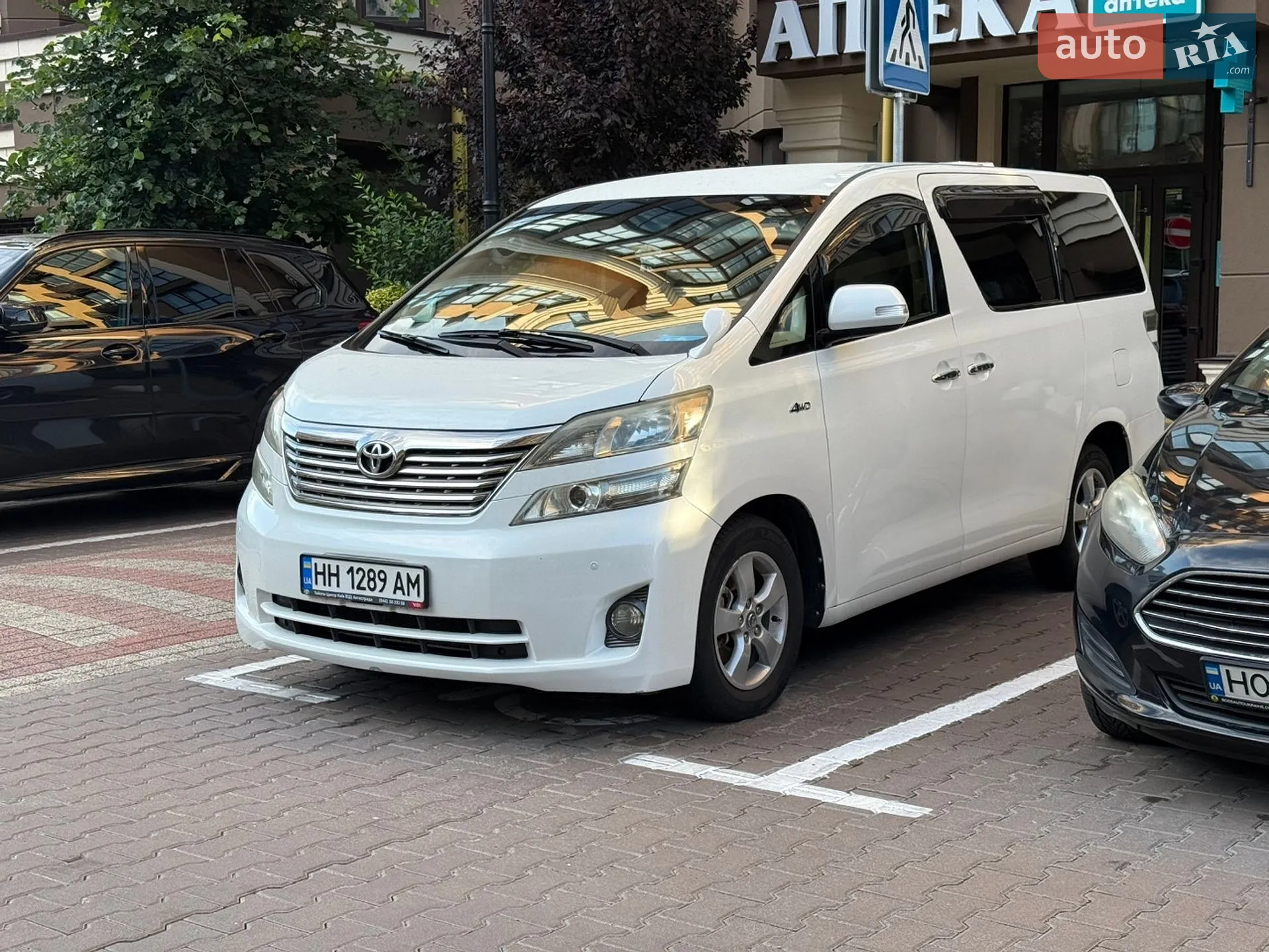 2010 Toyota Vellfire - мініатюра 2
