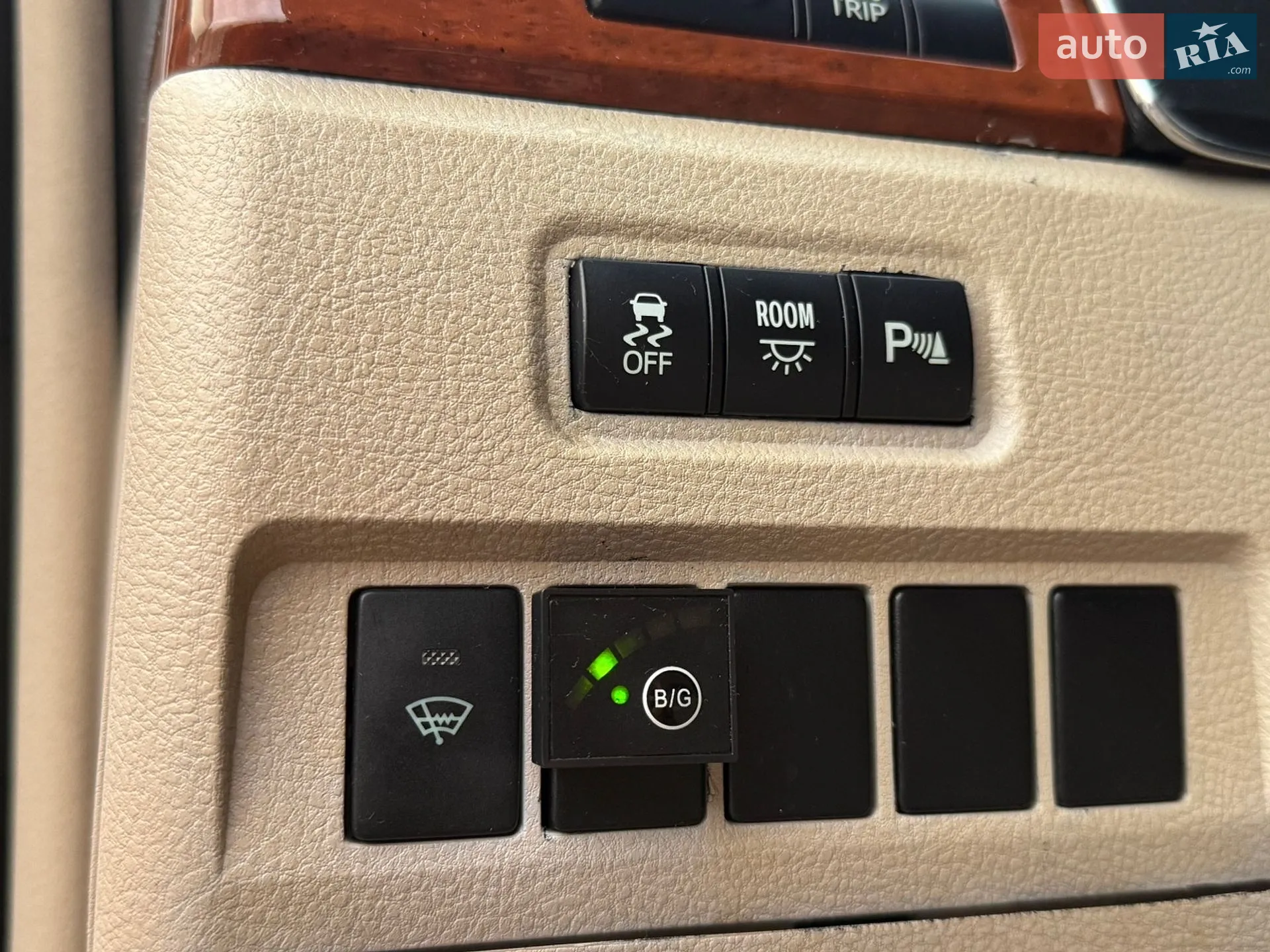 2010 Toyota Vellfire - мініатюра 9
