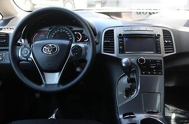 Позашляховик / Кросовер Toyota Venza 2014 в Чернівцях