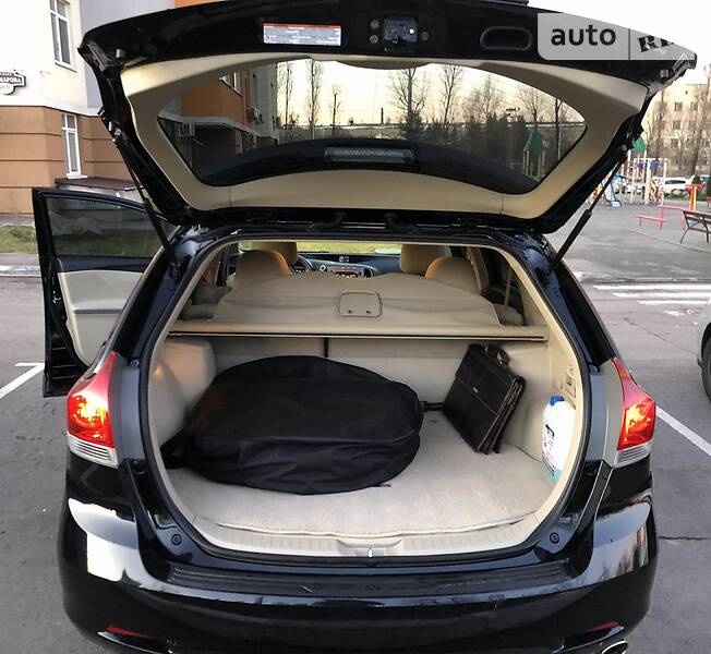 Мінівен Toyota Venza 2015 в Києві