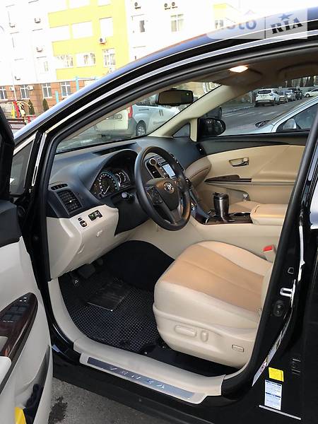 Мінівен Toyota Venza 2015 в Києві