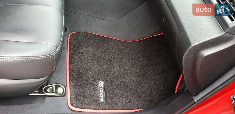 Позашляховик / Кросовер Toyota Venza 2013 в Одесі