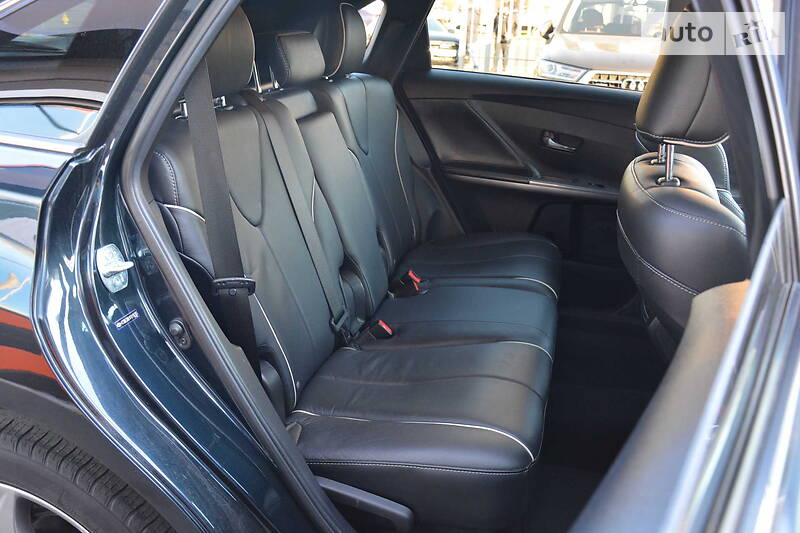 Позашляховик / Кросовер Toyota Venza 2015 в Одесі