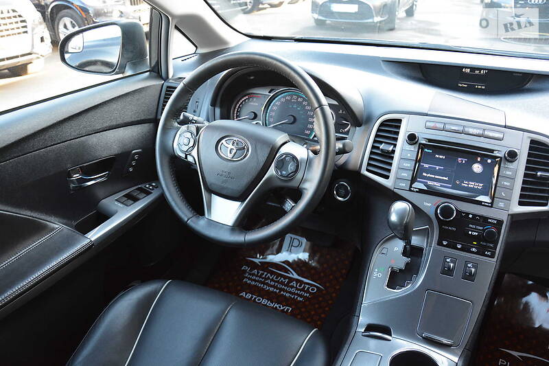 Позашляховик / Кросовер Toyota Venza 2015 в Одесі