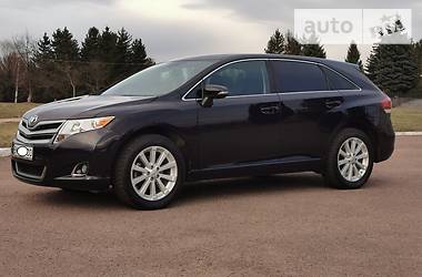 Позашляховик / Кросовер Toyota Venza 2012 в 