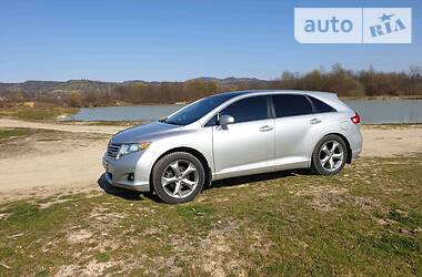 Позашляховик / Кросовер Toyota Venza 2010 в 