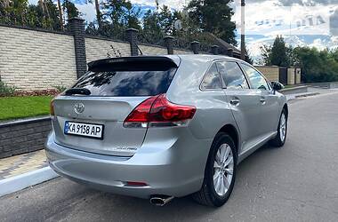 Позашляховик / Кросовер Toyota Venza 2014 в 