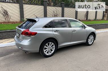Позашляховик / Кросовер Toyota Venza 2014 в 