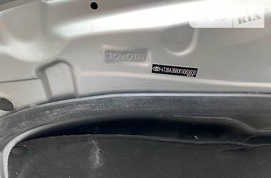 Позашляховик / Кросовер Toyota Venza 2014 в 