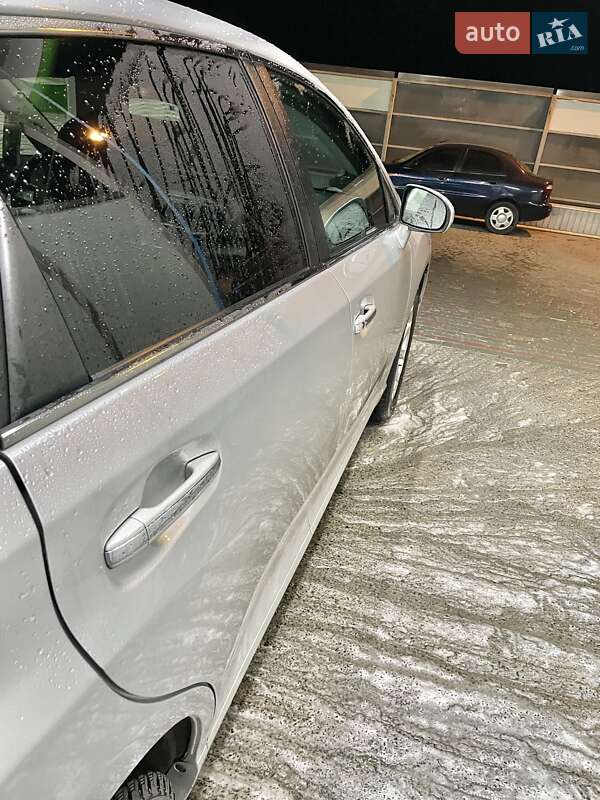 Внедорожник / Кроссовер Toyota Venza 2011 в Тернополе